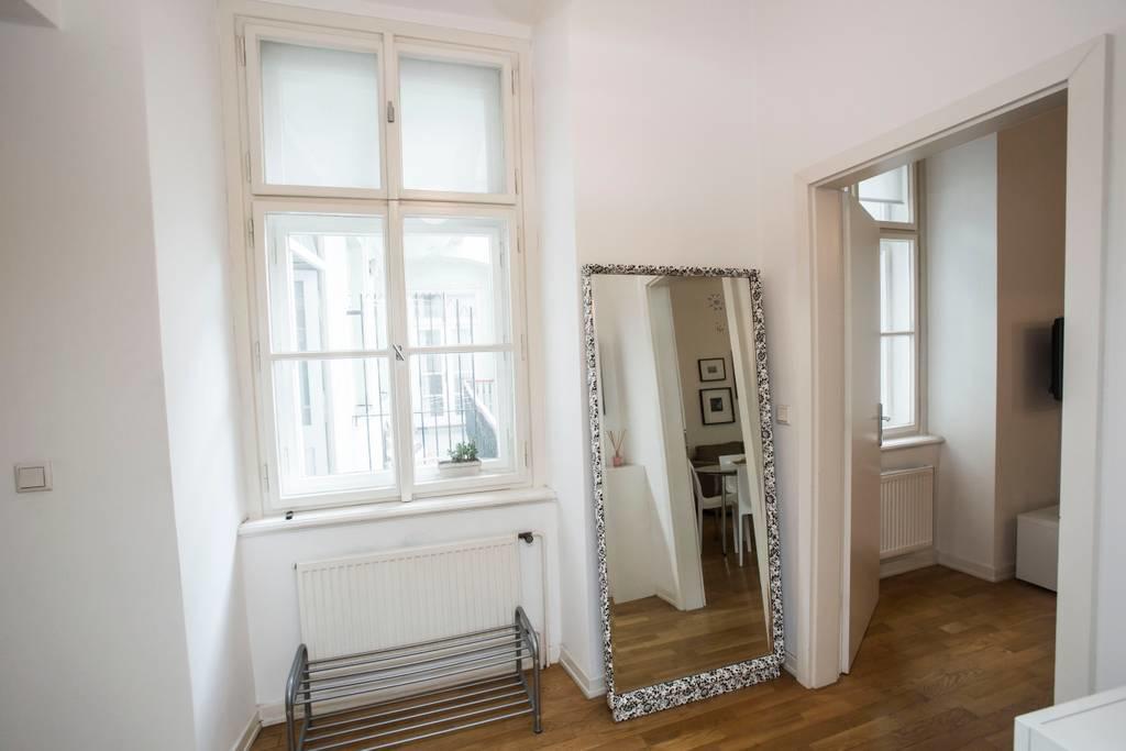 Quiet Apartment With Balcony Charles Bridge Prague Exterior photo