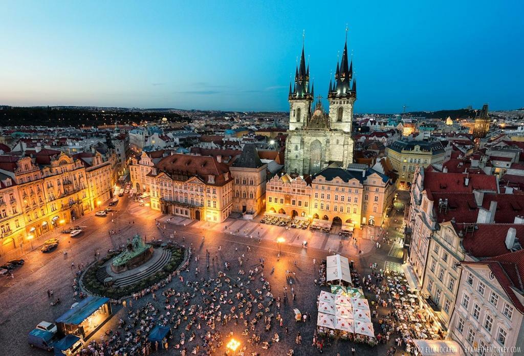 Quiet Apartment With Balcony Charles Bridge Prague Exterior photo