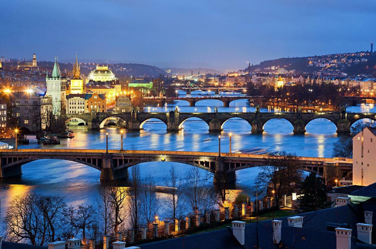 Quiet Apartment With Balcony Charles Bridge Prague Exterior photo